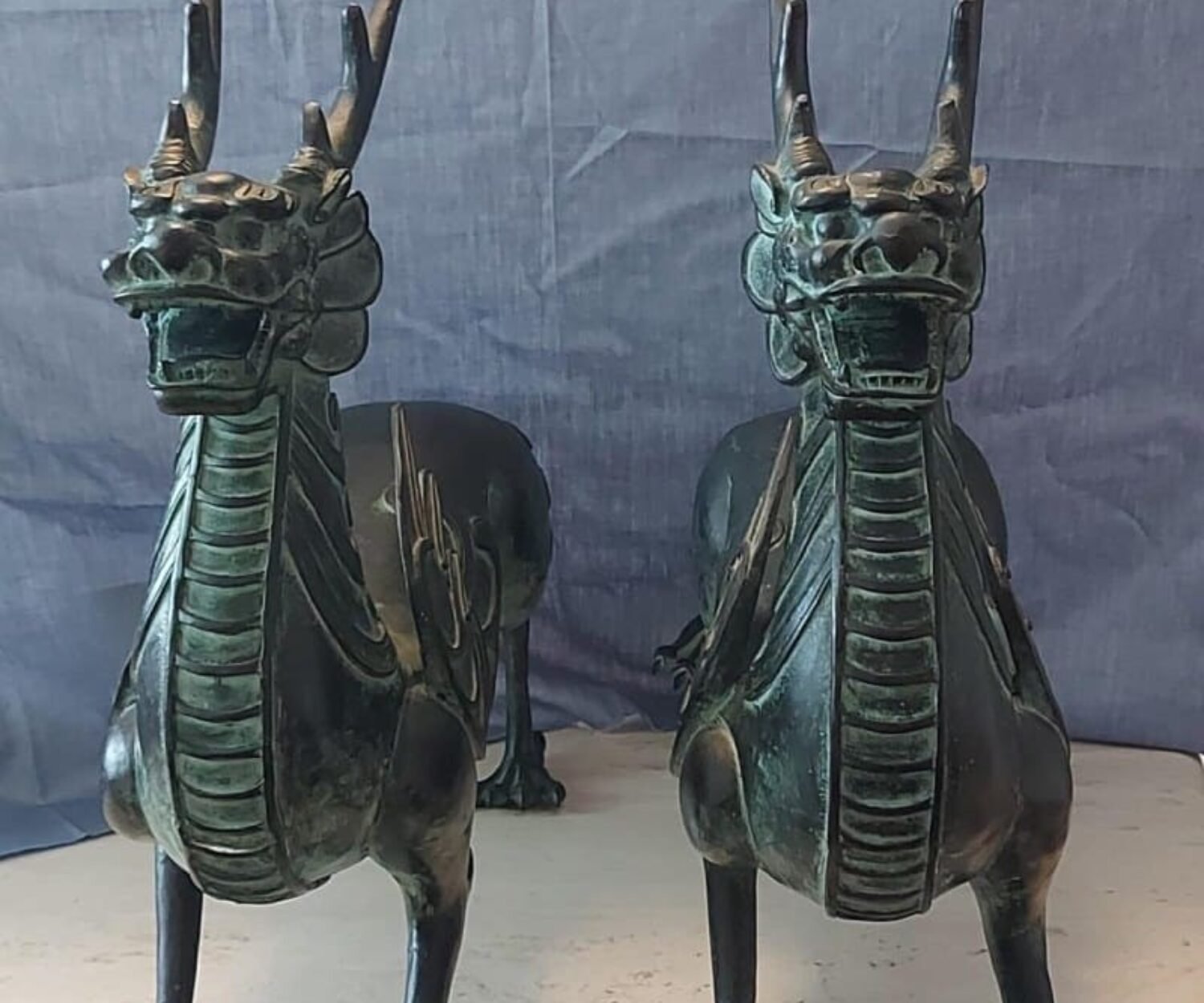 Chinesisches Qilin-Paar aus Metall