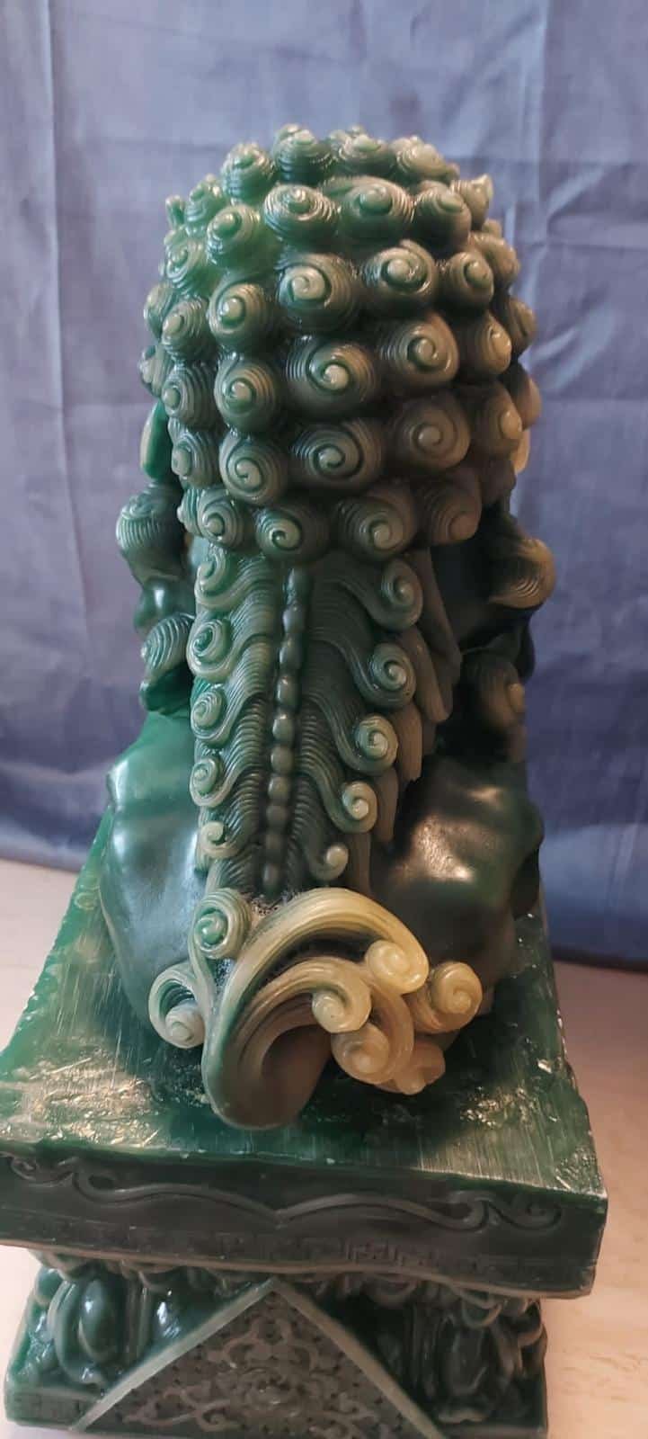 Großer chinesischer Wächterlöwe in jadegrüner Optik