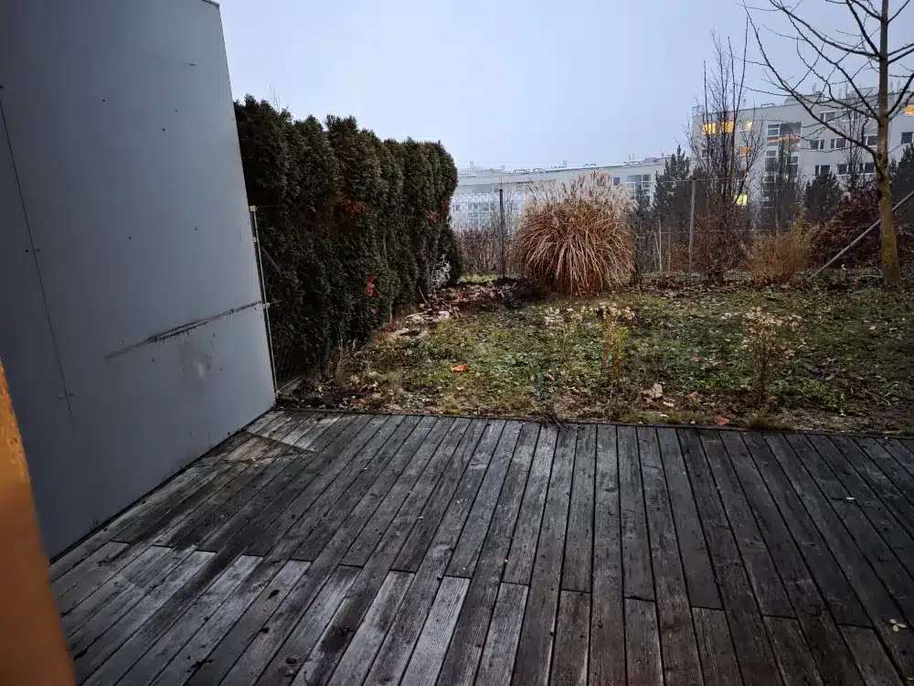 Nachher: freie Terrasse nach der Entrümpelung in Wien-Liesing