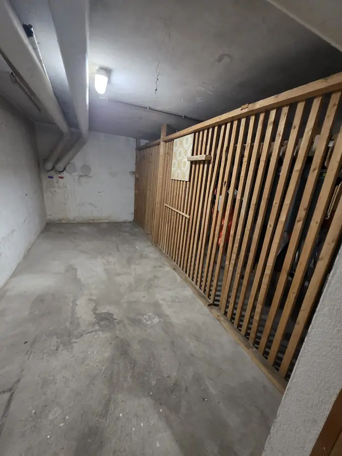 Entrümpelung 1010 Wien Innere Stadt – Keller Bräunerstraße nachher Entrümpelung 1010 Wien Innere Stadt – leer geräumter Keller in der Bräunerstraße nach der Räumung